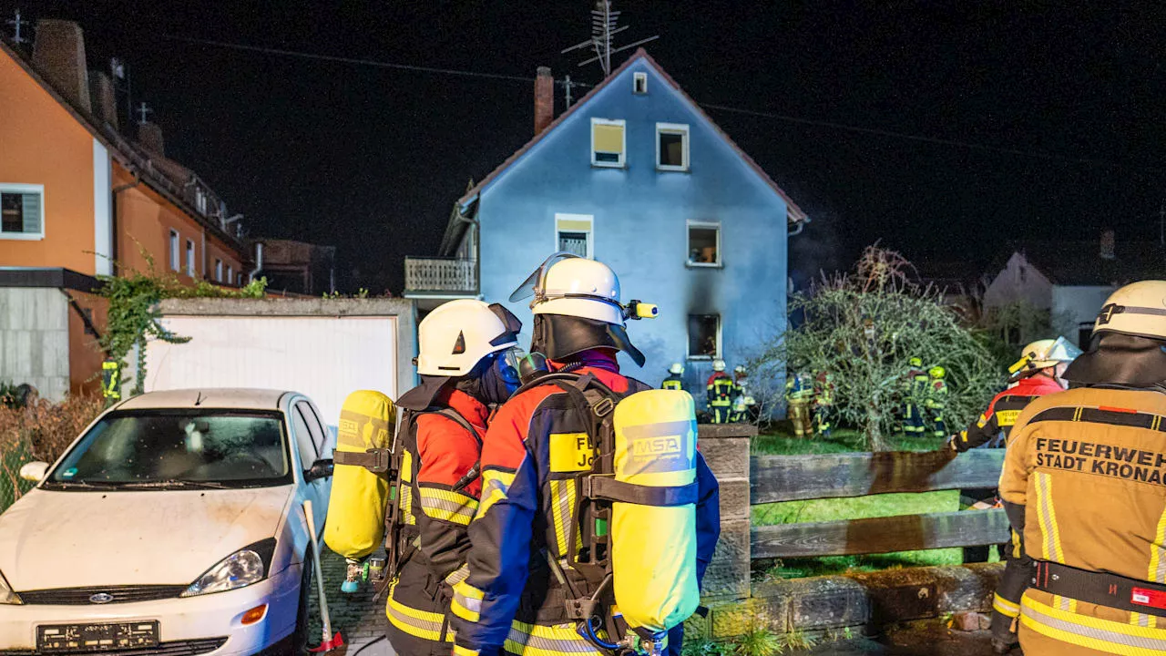 Bayern: Feuerwehrchef findet toten Vater (63) in Brand-Haus