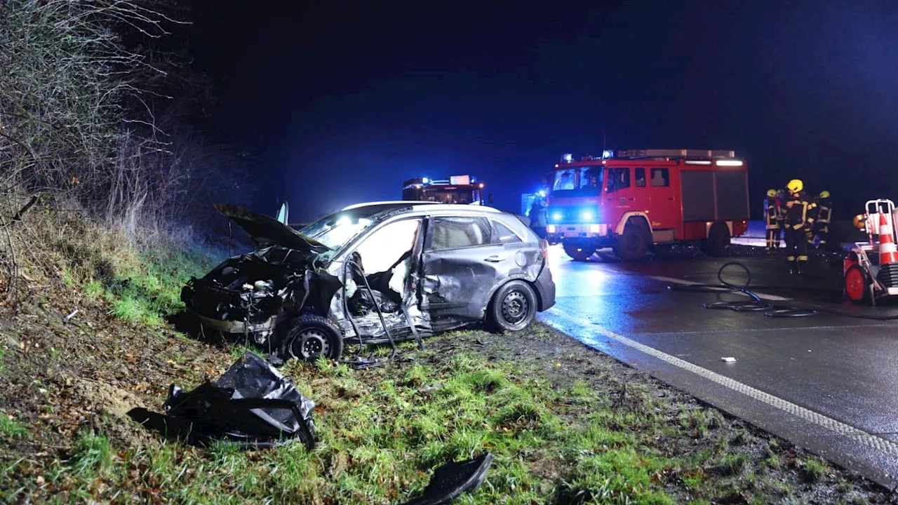 Tödlicher Unfall an Heiligabend: Fahrerin stirbt bei Crash mit VW Sharan