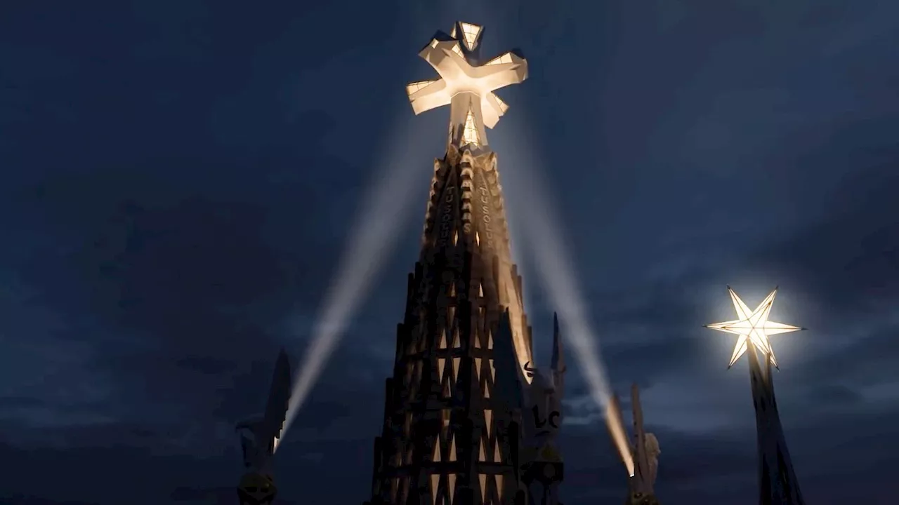 Gigantesches Kreuz für Sagrada Família