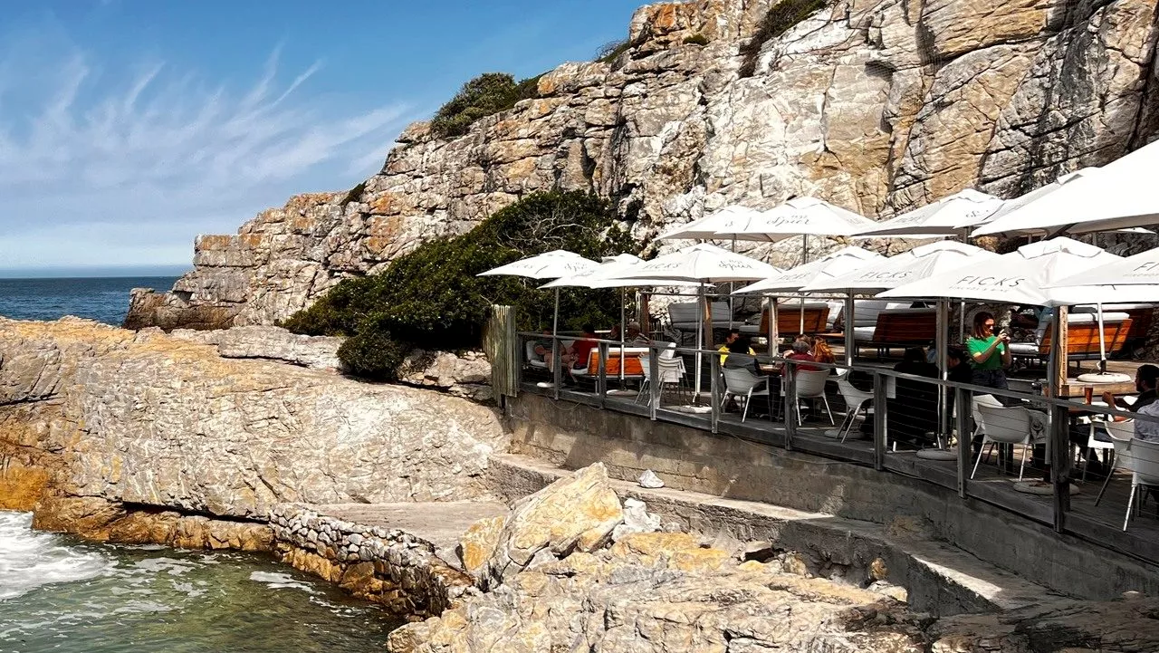 Ficks Restaurant: A Culinary Gem Overlooking Hermanus's Tidal Pool