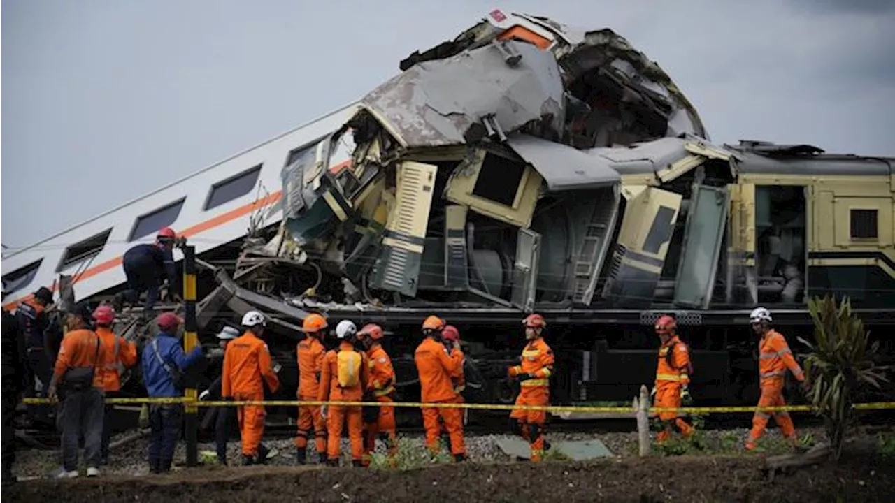 Kecelakaan Tragis KA Turangga dan Commuterline Bandung Raya