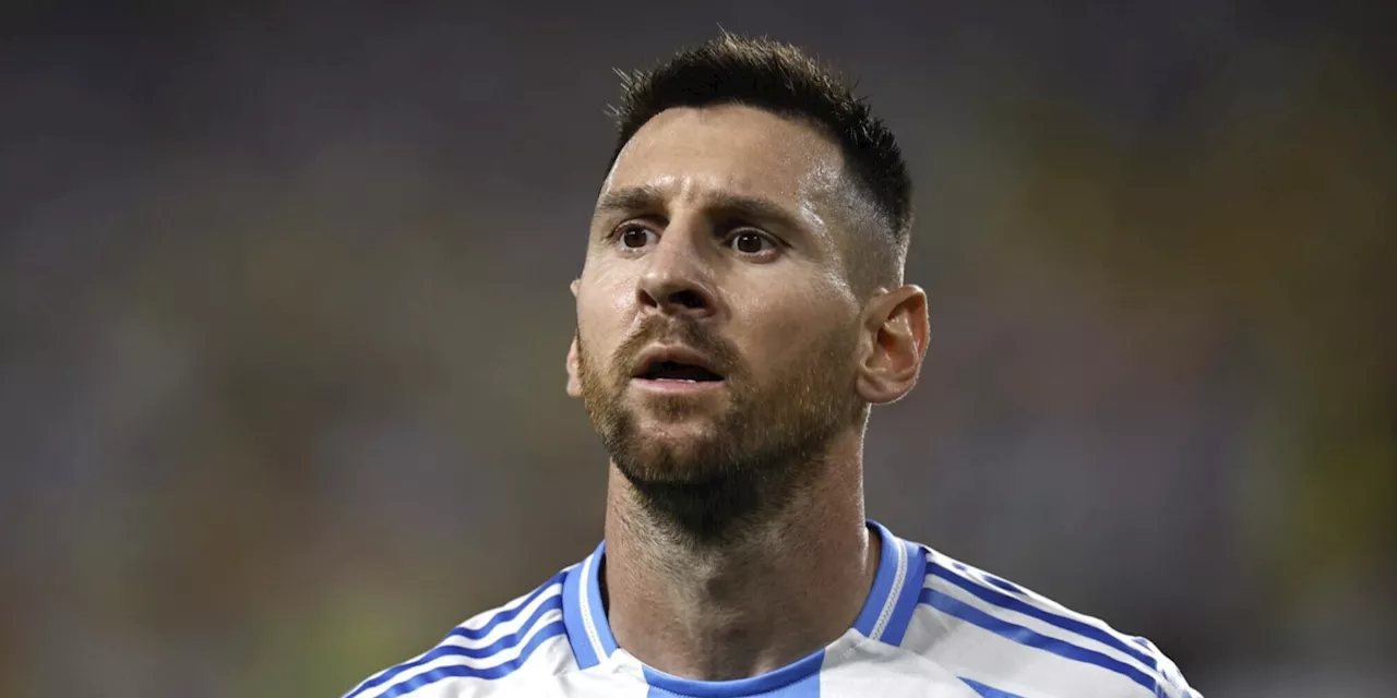 Gatti: 'Messi gioca un calcio facile, Ronaldo è un fenomeno anche limitato'