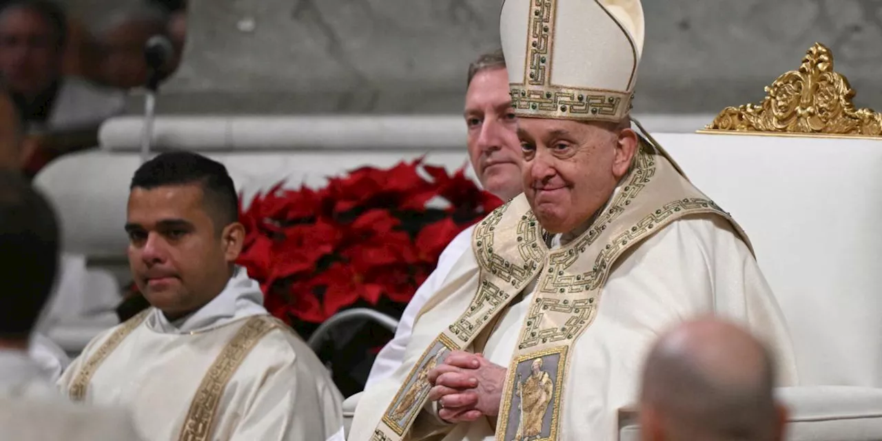 Papa Francisco pide valentía para mejorar el mundo en Nochebuena