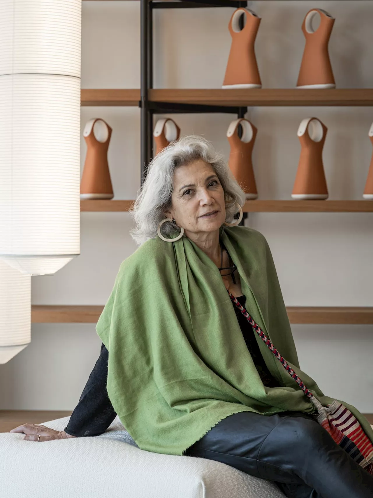 Carme Pinós: “Los libros dan alma a las casas, hablan de las personas que las habitan”