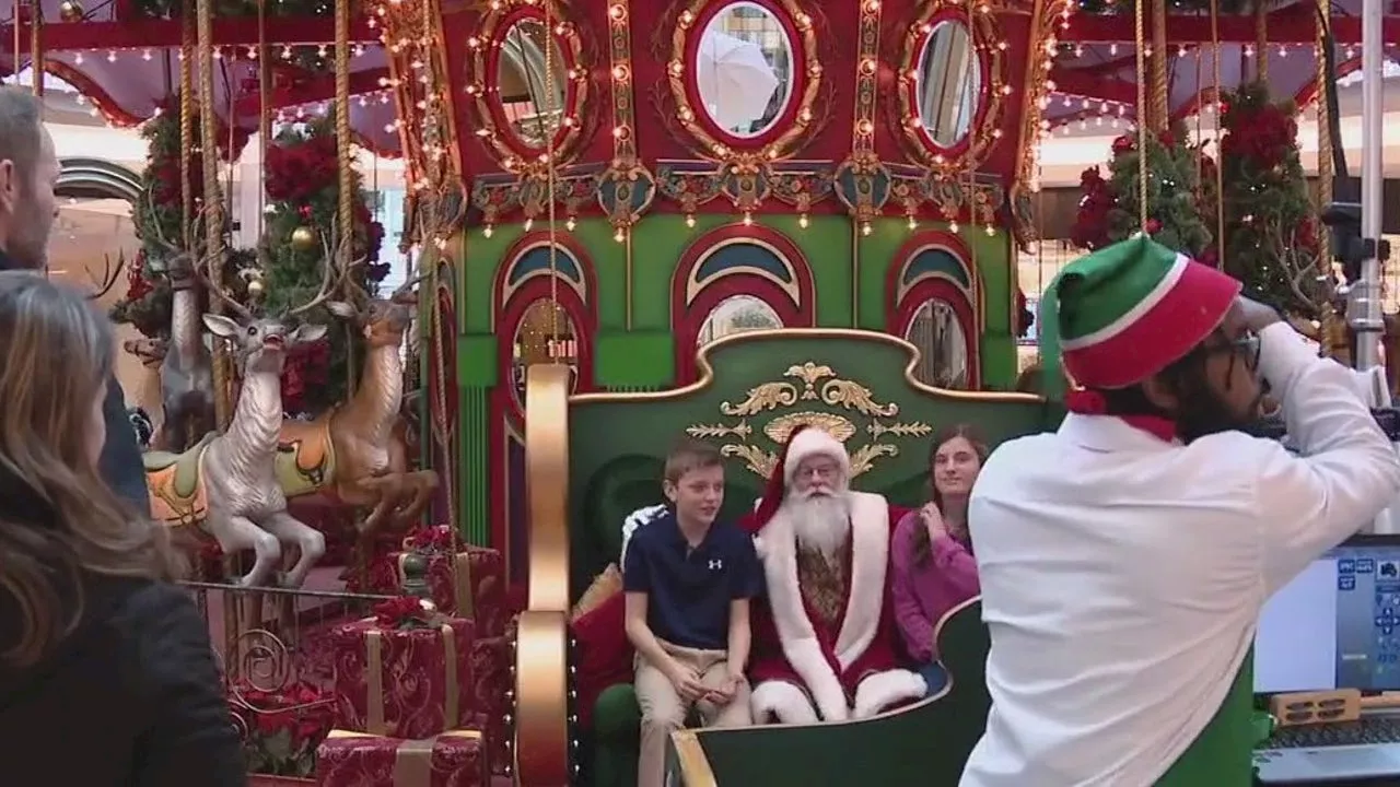 King of Prussia Mall Buzzes with Last-Minute Christmas Shoppers