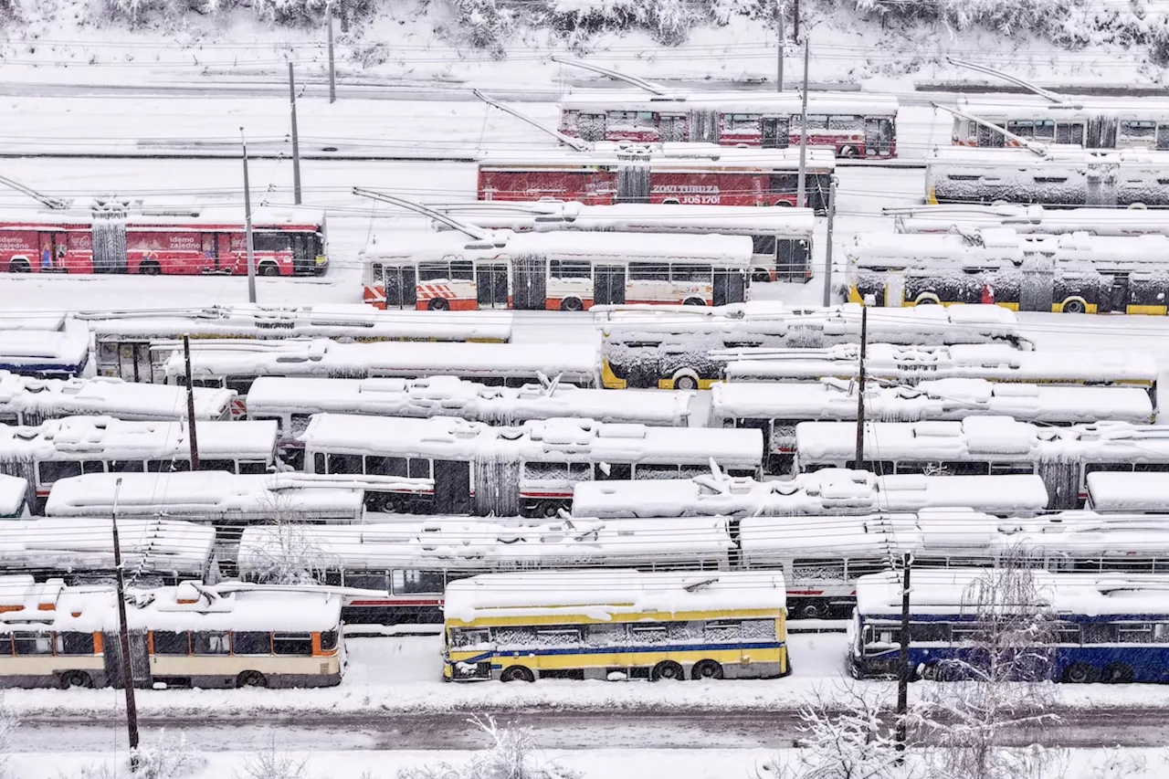 Heavy Snow Disrupts Balkans, Leaving Thousands Without Power