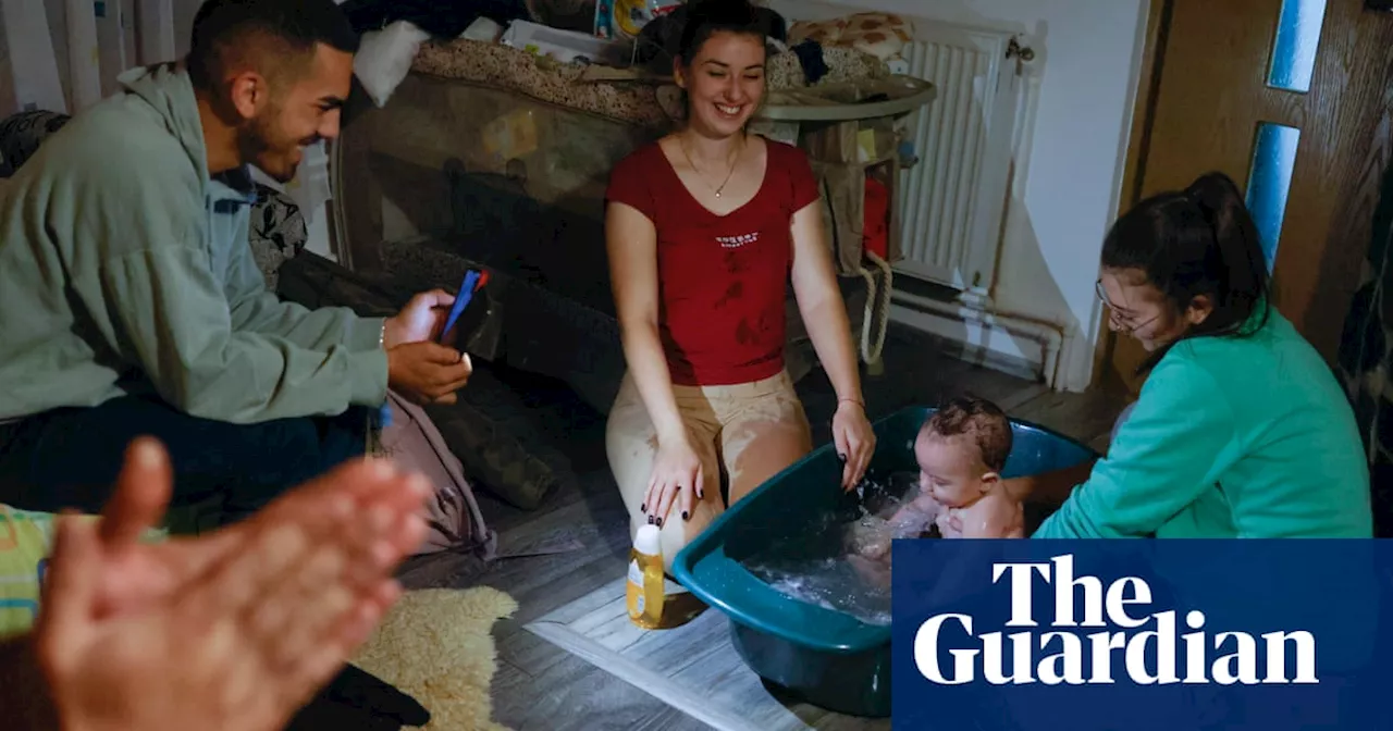 Warmth amid absence: life of Romanian children whose parents work abroad