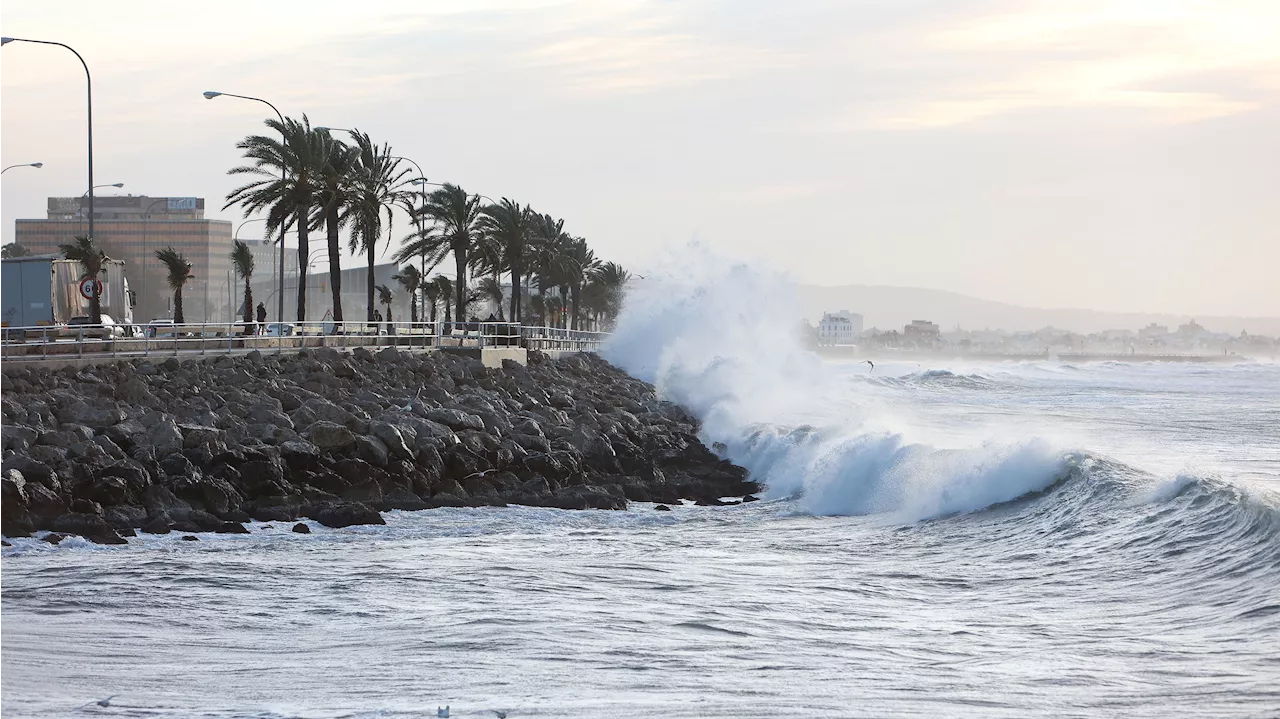 Tiempo en Nochebuena: avisos por viento, olas y nieve en el norte