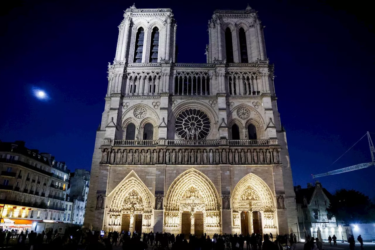 Notre-Dame de Paris célèbre Noël pour la première fois depuis l'incendie de 2019