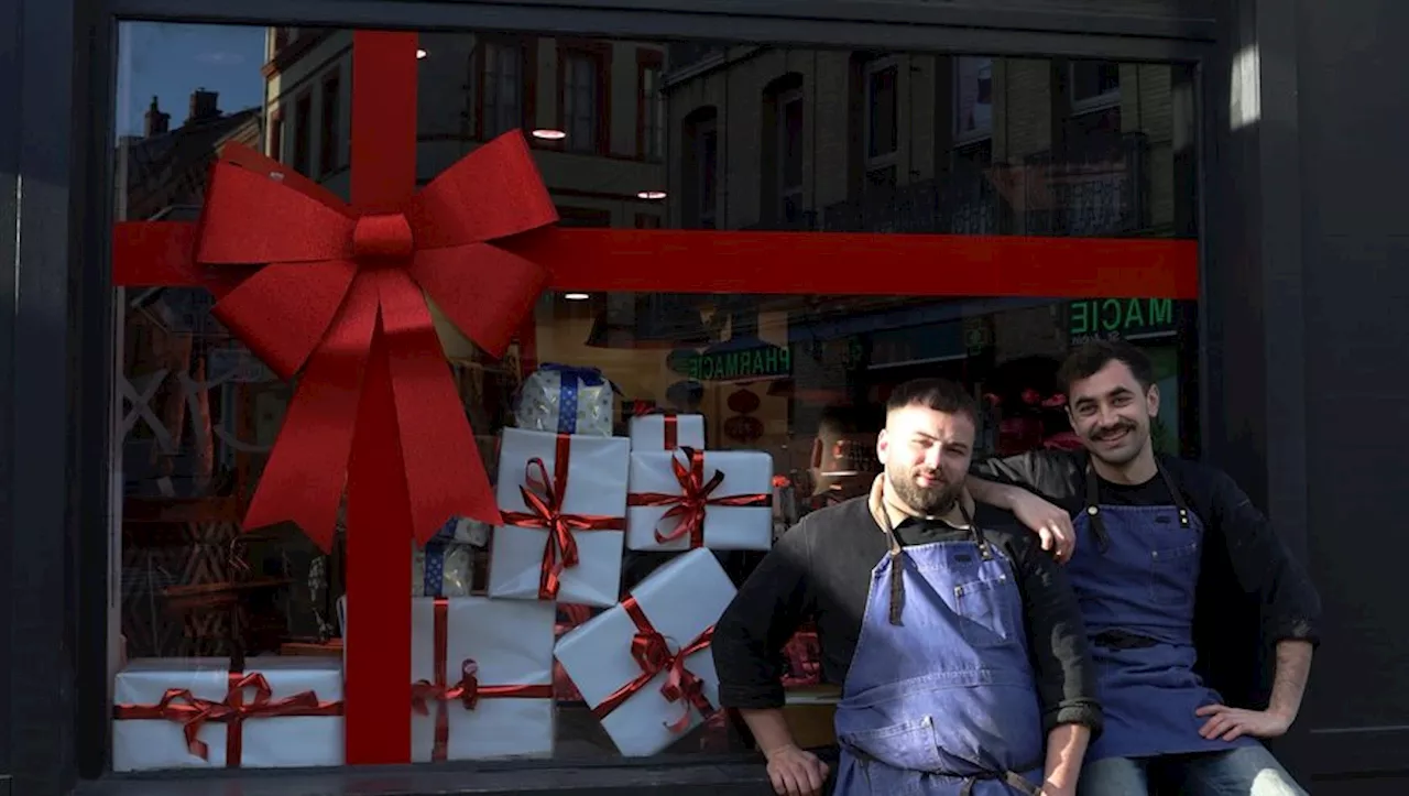 Une Boucherie de Saint-Aubin se Décore en Hommage aux Fêtes