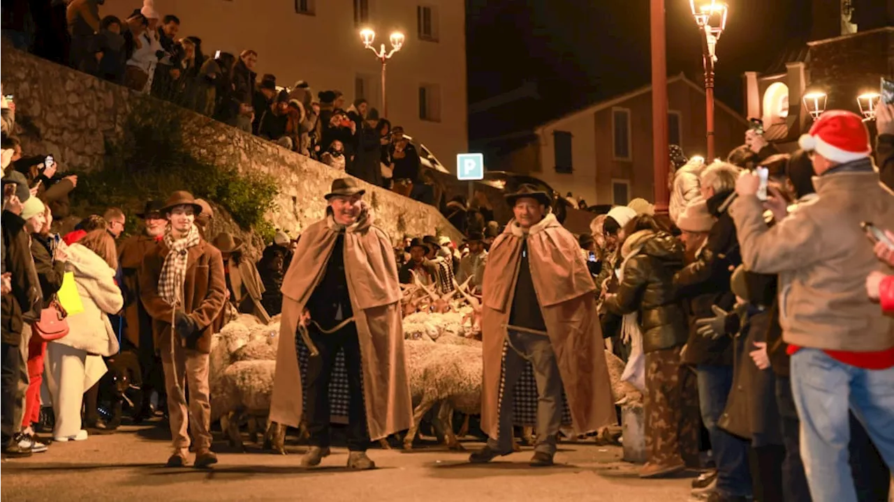 Les bergers d'Allauch célèbrent Noël avec une traditionnelle descente aux flambeaux