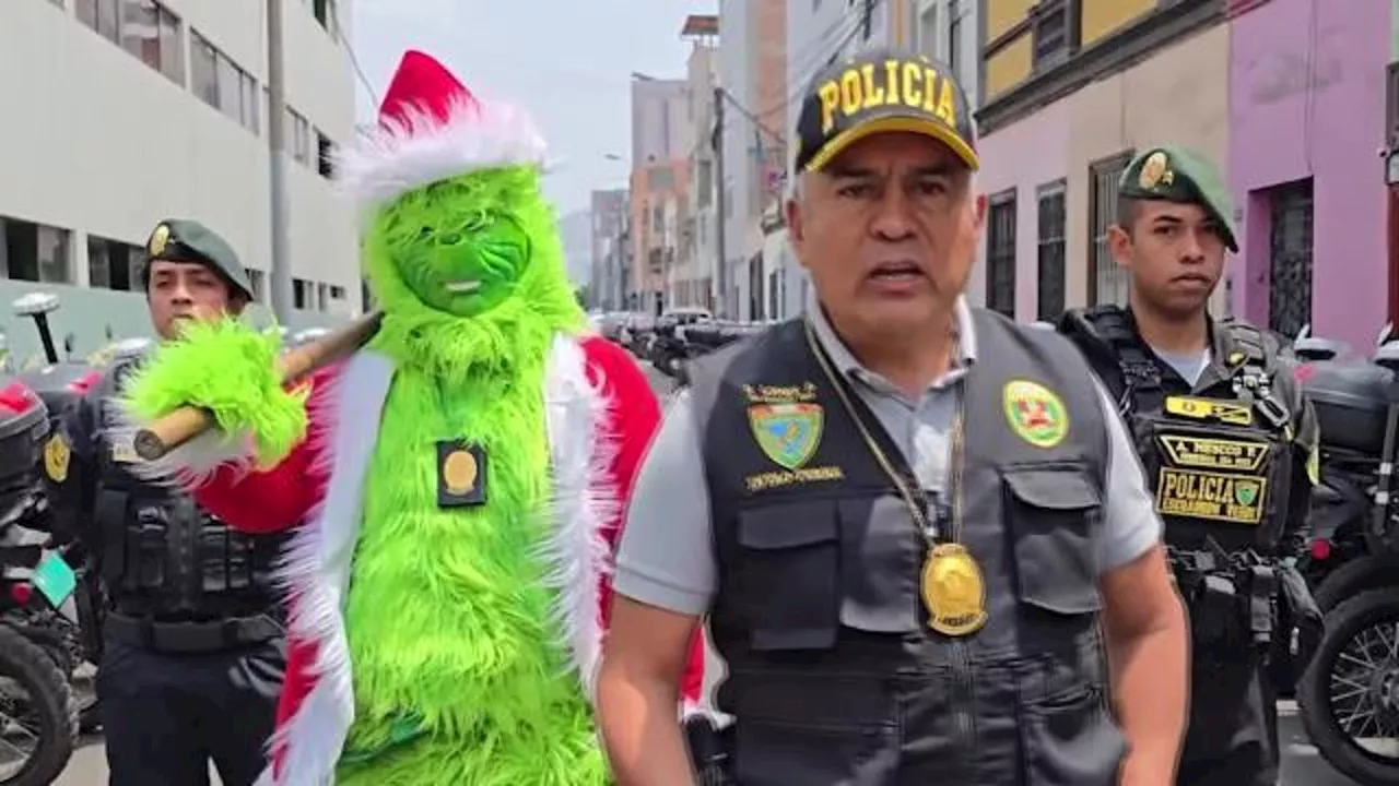 Grinch della Polizia Arresta Spacciatori di Droga a Natale