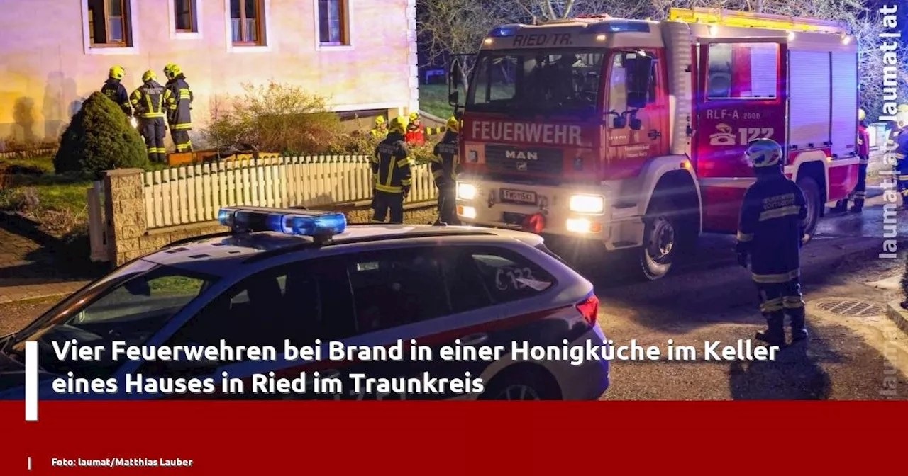 Vier Feuerwehren bei Brand in einer Honigk�che im Keller eines Hauses in Ried im Traunkreis