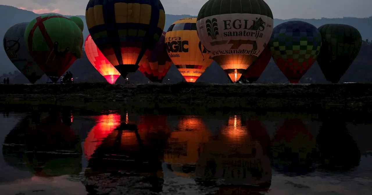 Le premier festival de montgolfières international au Népal