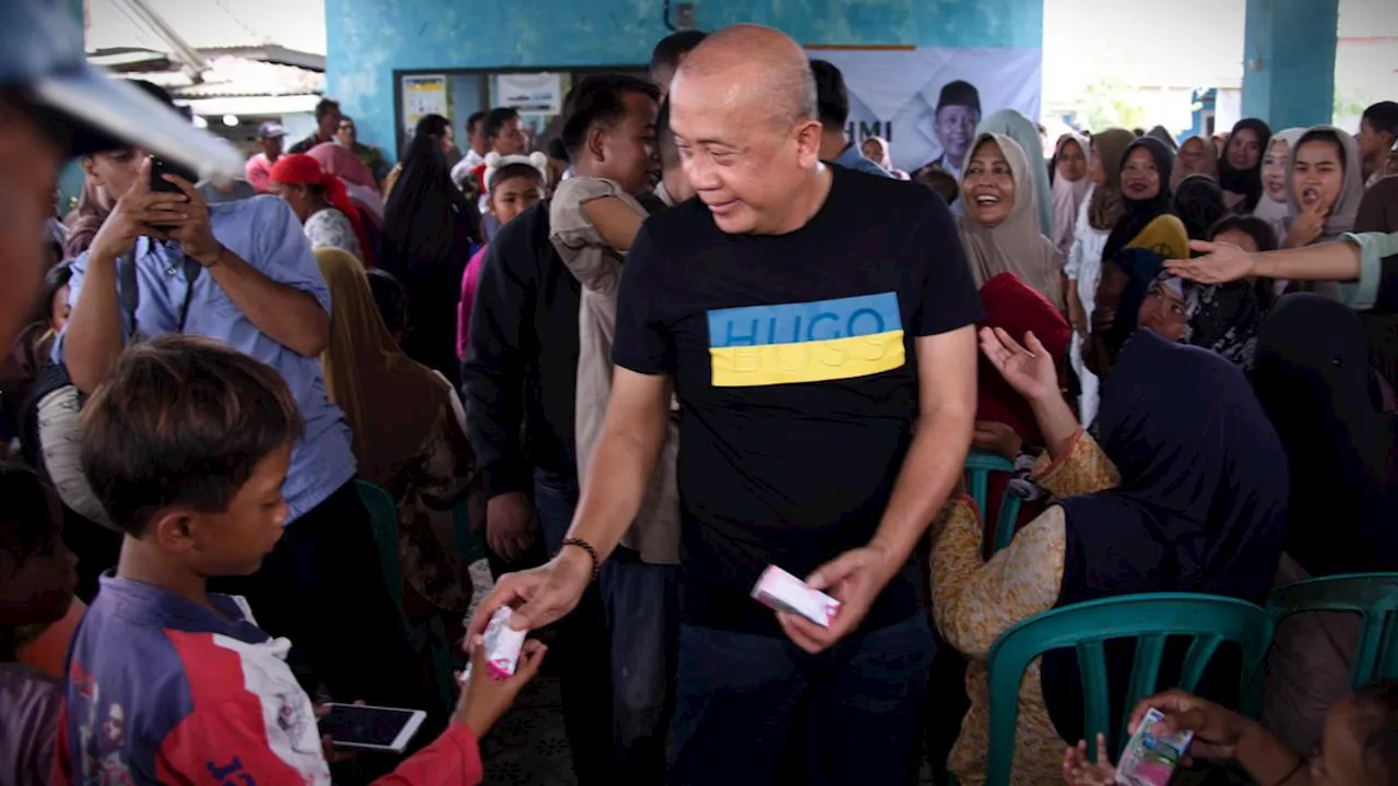 Banjir Rob Karawang Terus Menggenangi Rumah Warga