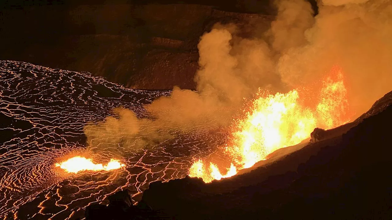 Kilauea Volcano Erupts in Hawaii, Livestreamed on YouTube