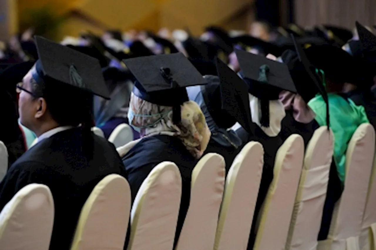 DOSM: Malaysia’s graduate numbers rise 4.2pc to 5.74 million in 2023