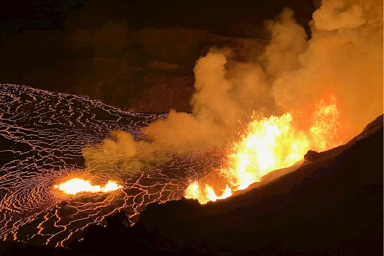 Kilauea Volcano Erupts on Hawaii's Big Island