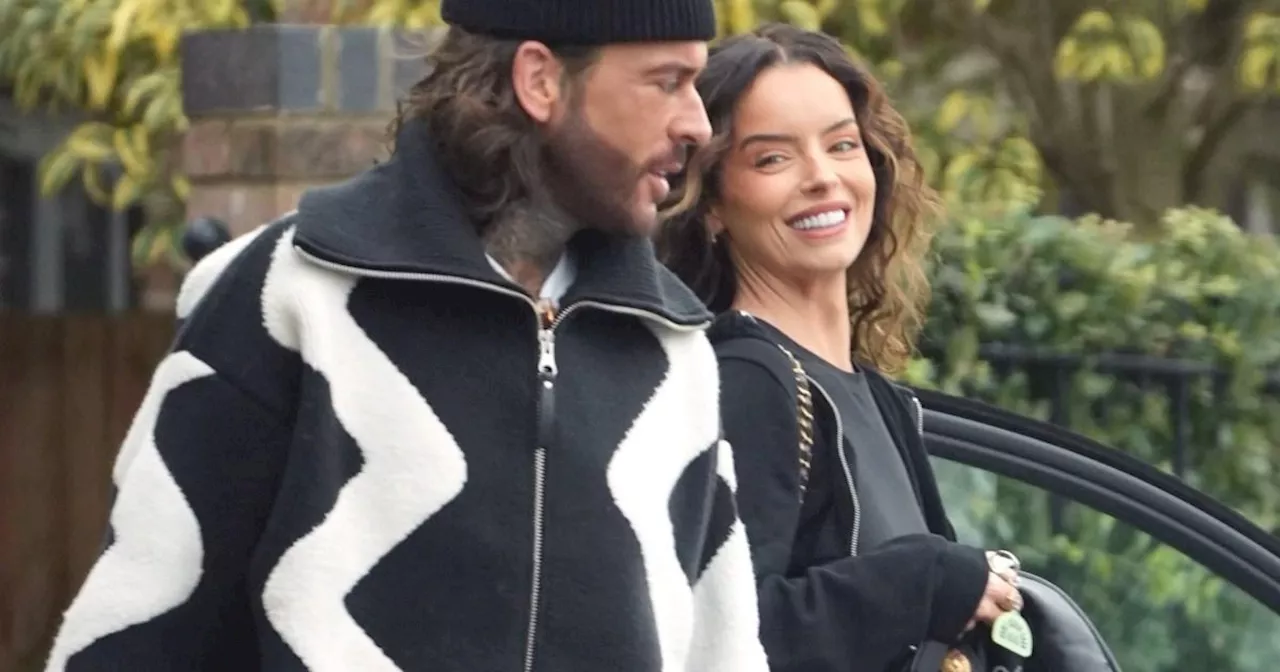 Maura Higgins and Pete Wicks Pack for Romantic Christmas Getaway