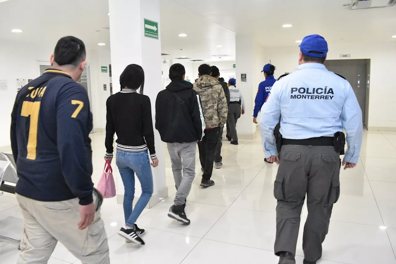 Previo a Navidad, liberan a 17 personas que estaban detenidas por faltas administrativas en Monterrey