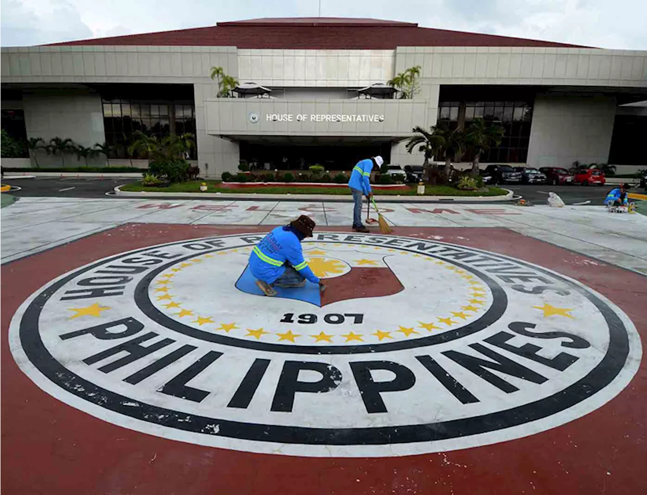 DSWD: Congress employees get AKAP benefits