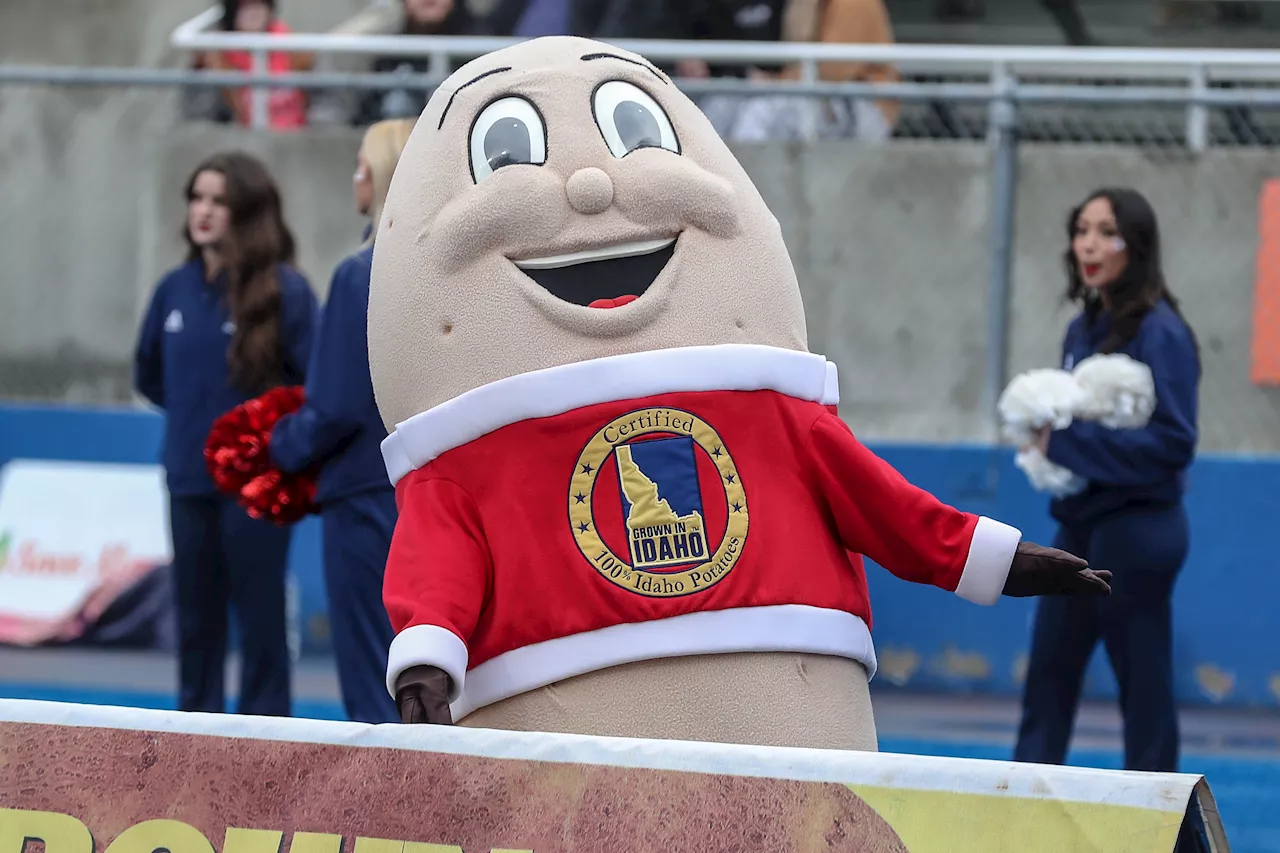 Watch: French fries fly as Northern Illinois wins Famous Idaho Potato Bowl