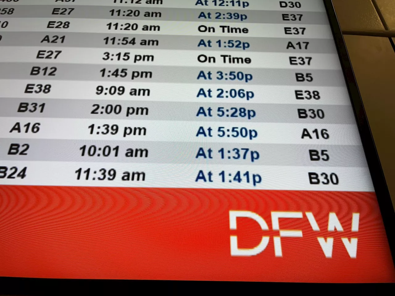 Christmas Eve Weather Delays at DFW Airport