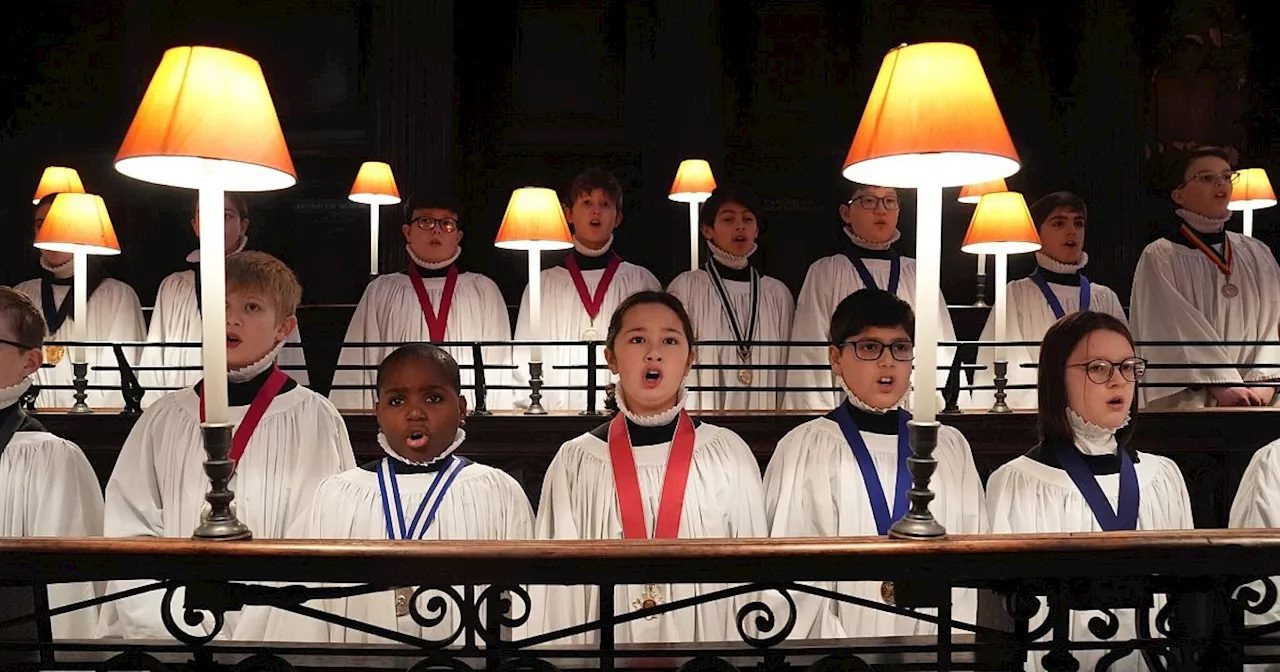 Mädchen singen erstmals im Chor von St. Paul's