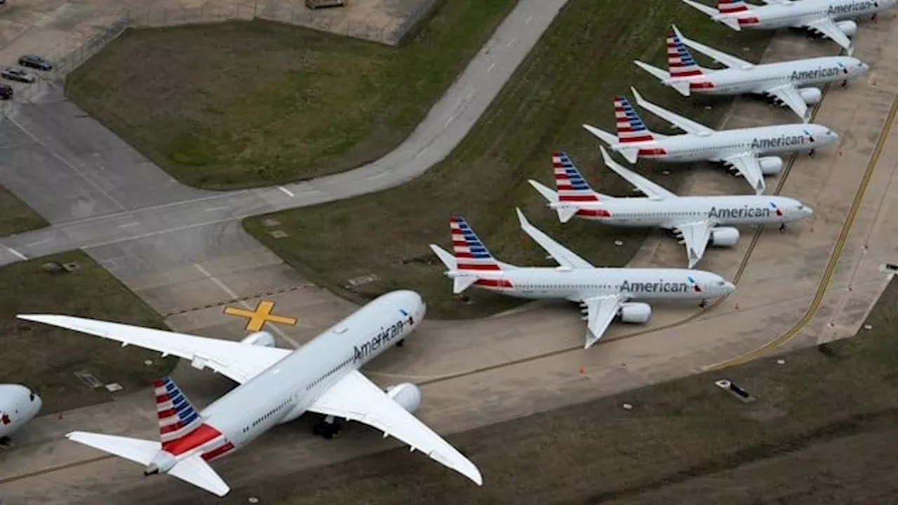 Caos en los aeropuertos de Estados Unidos por fallo técnico en American Airlines