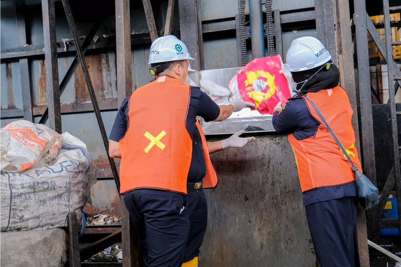 Tindak Tegas Barang Impor Ilegal, Bea Cukai Tanjung Emas Gelar Pemusnahan