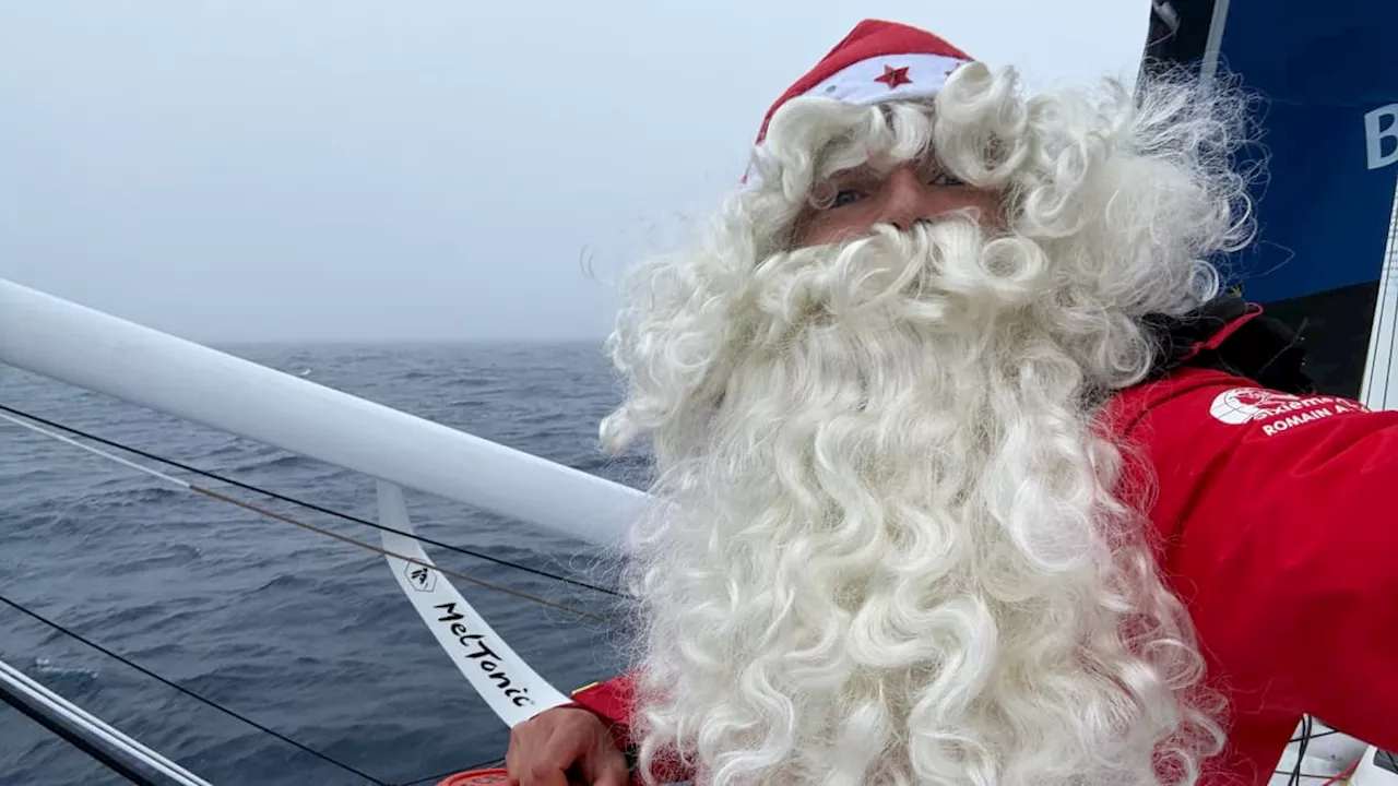 Petit Papa Noël, déguisement, cadeaux émouvants... comment les marins du Vendée Globe célèbrent Noël