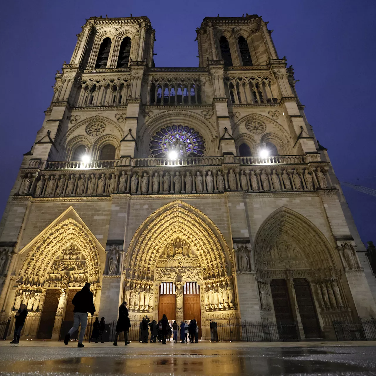 Notre-Dame de Paris célèbre Noël après l'incendie de 2019