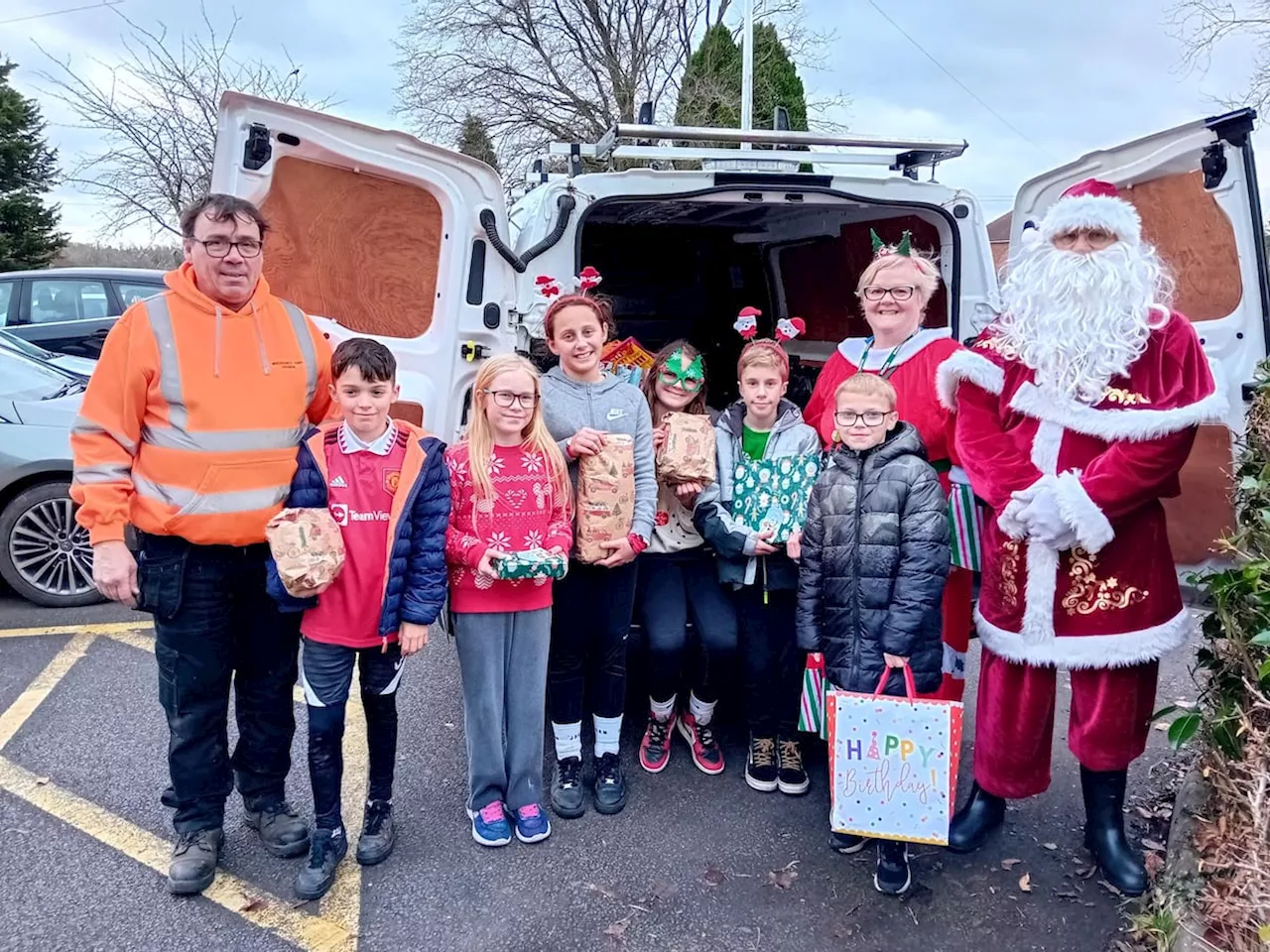 Bridgnorth volunteers have Christmas all wrapped up for town food bank