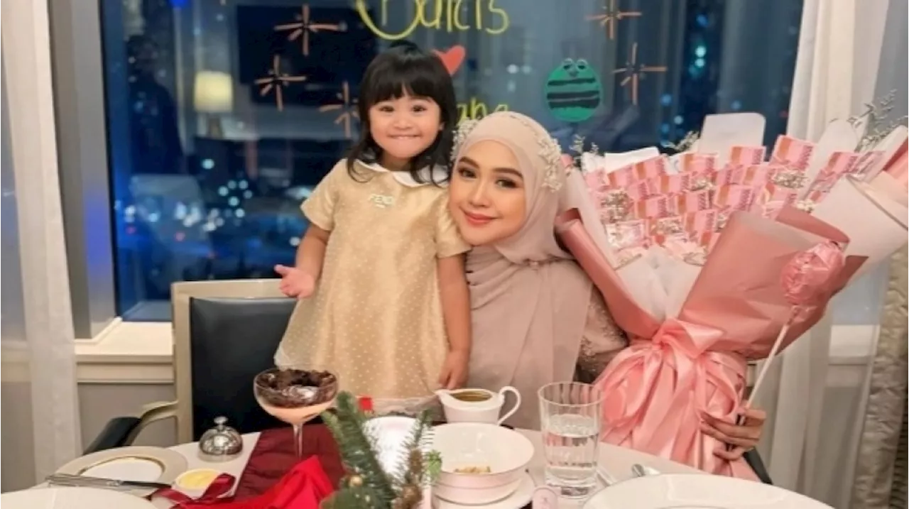 Ria Ricis Dinyinyakin Warganet Usai Video Moana Terjatuh Saat Makan Kue