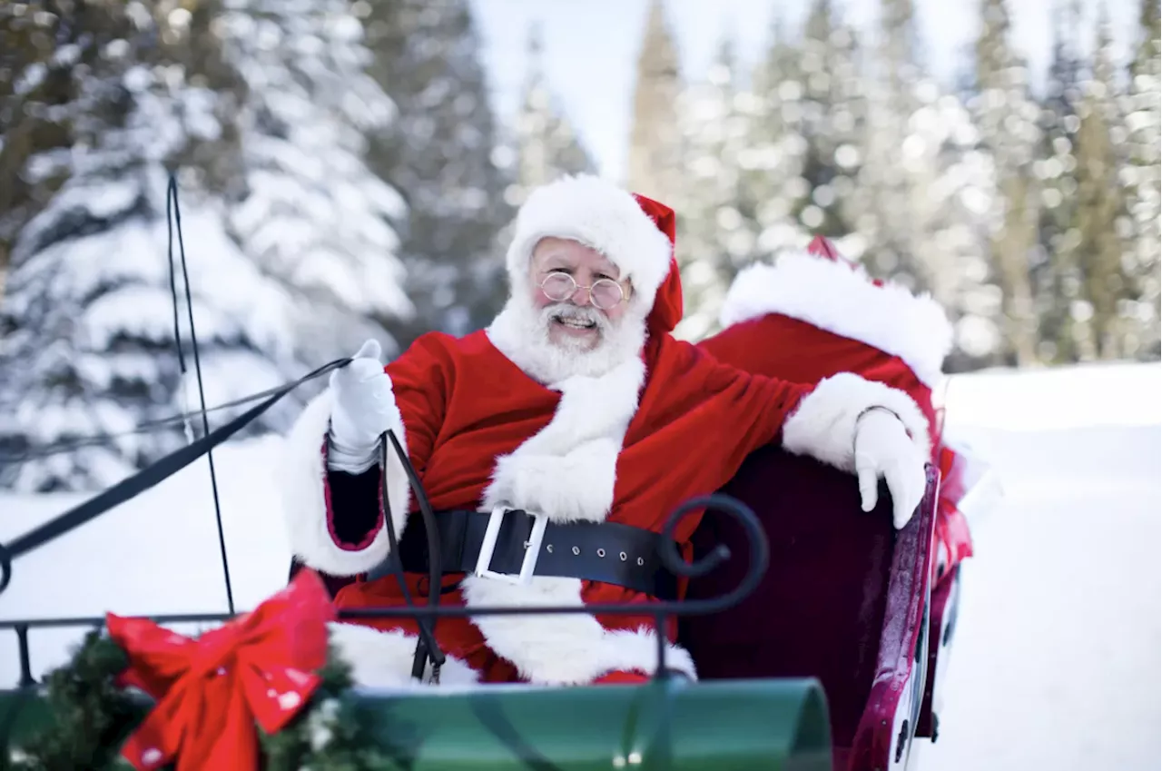 SANTA CLAUS TRACKER LIVE: NORAD Follows Santa's Journey Around the World