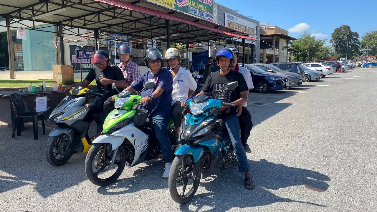 Motorcycle Taxis Thrive Near Thai Border as Tourists Seek Alternatives