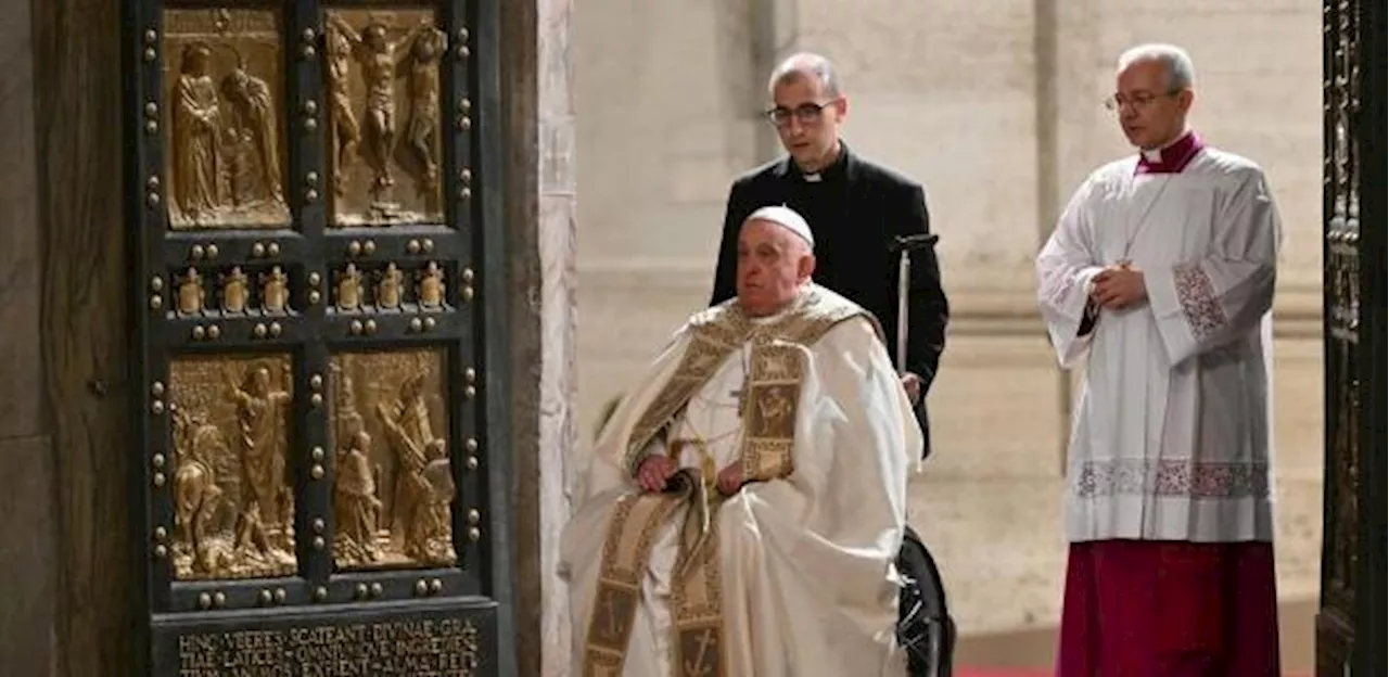 Papa Francisco Abre a Porta Santa para o Ano Jubilar Católico