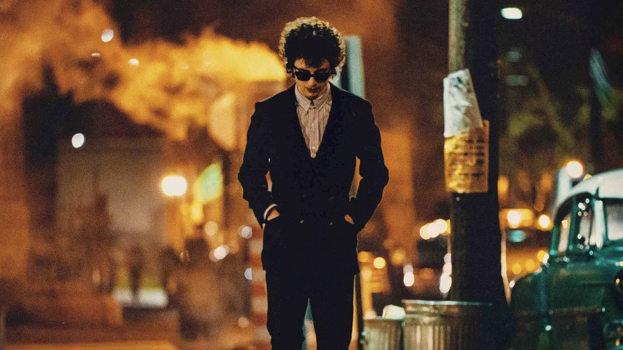 Timothée Chalamet Transforms Into Bob Dylan for 'A Complete Unknown'