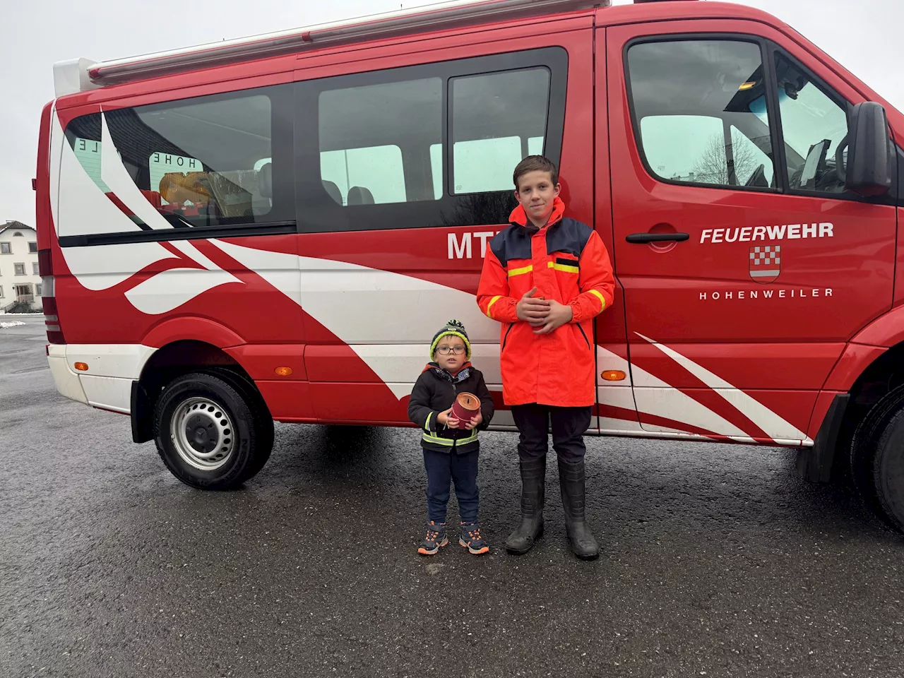 Feuerwehr in Hohenweiler liefert Friedenslicht aus