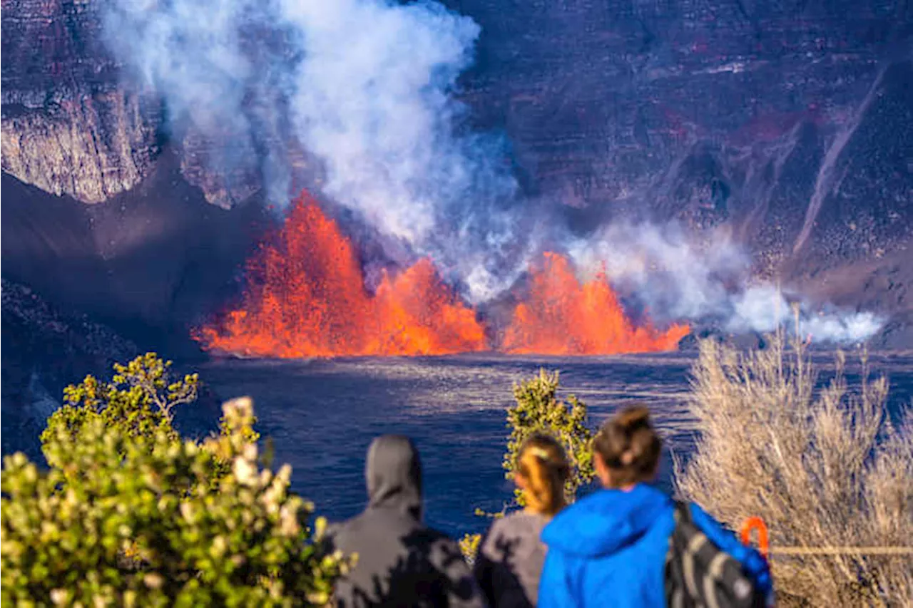 Stunning photos show lava erupting from Hawaii's Kilauea volcano