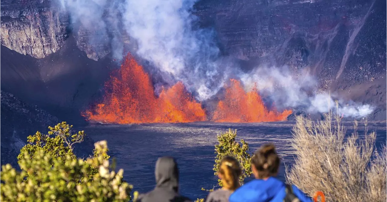 Kilauea Volcano Erupts for Second Day