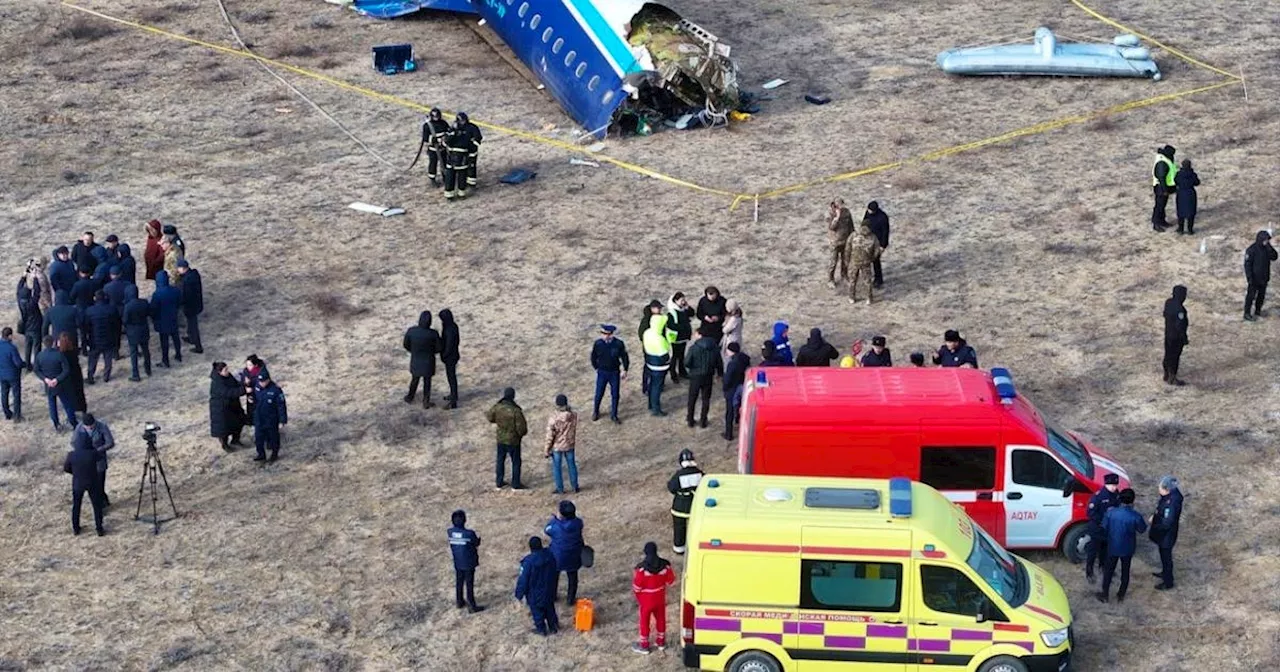 Passagierflugzeug stürzt in Kasachstan ab, 38 Tote