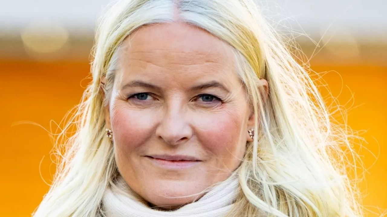 Kronprinzessin Mette-Marit spricht über die 'harte Zeit' nach dem Skandal um ihren Sohn