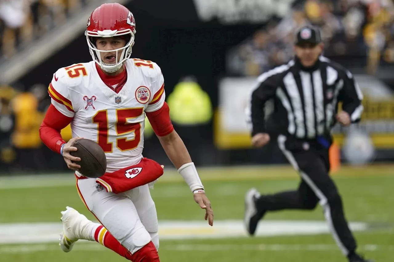 Mahomes Leads Chiefs to Victory, Clinches AFC's Top Seed