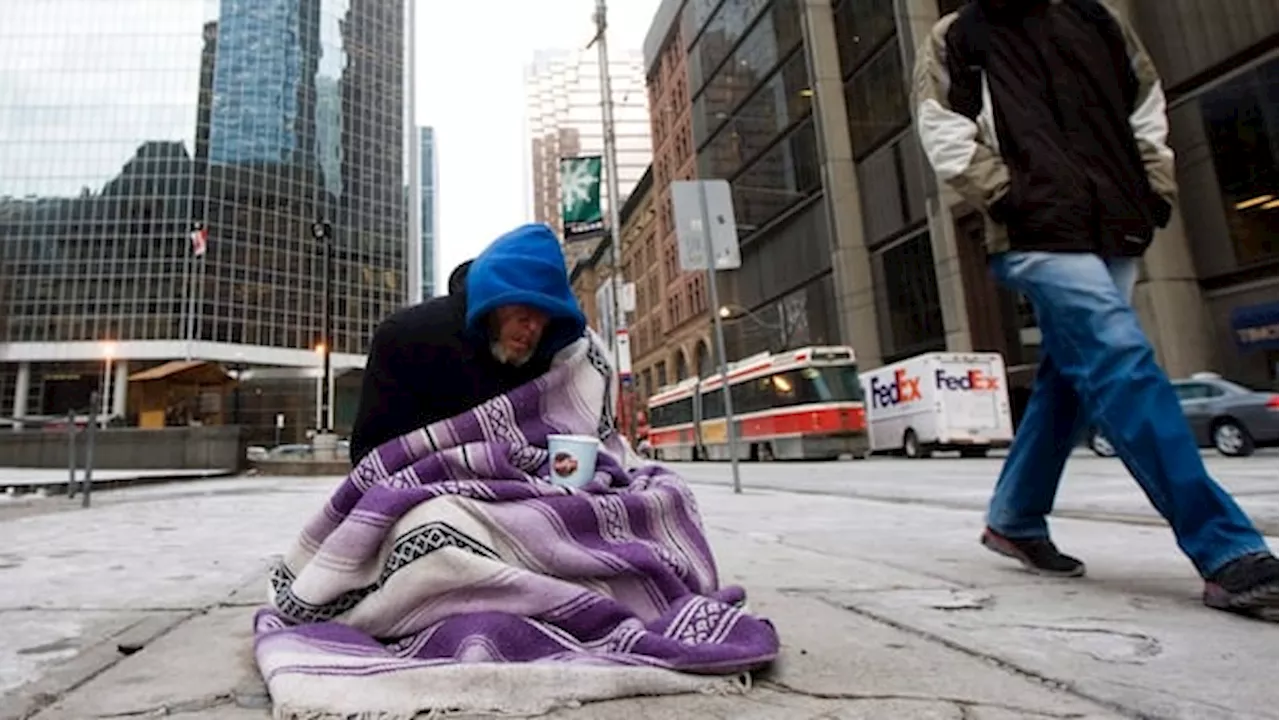 Holidays especially tough for those living on the streets, Toronto shelter workers say