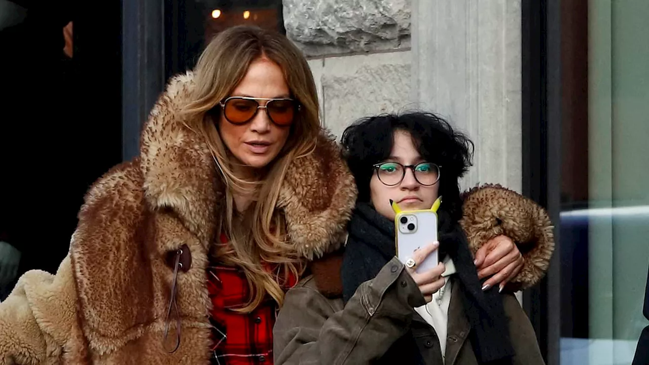 Jennifer Lopez Enjoyes Family Christmas Eve in Aspen