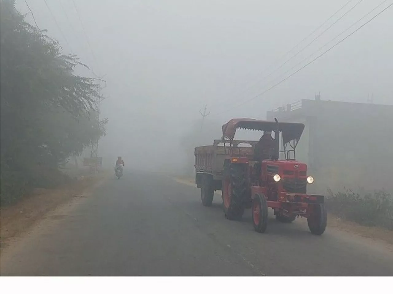 कोहरे से टोंक में परेशानी, 10 बजे तक लाइट जलाकर ड्राइविंग