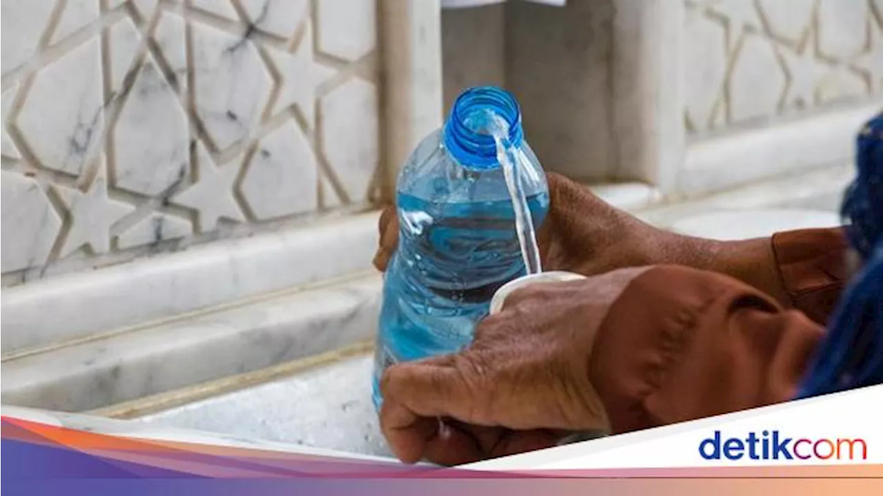 Ini Keutamaan Air Zamzam, Baik untuk Kesehatan hingga Membawa Keberkahan