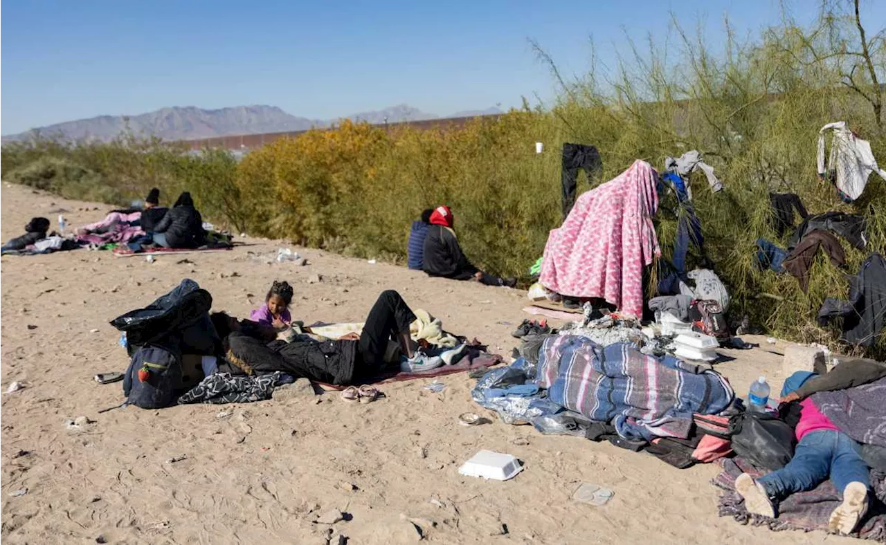 “Solo Dios puede abrirnos las puertas”; migrantes claman un milagro para entrar a EU