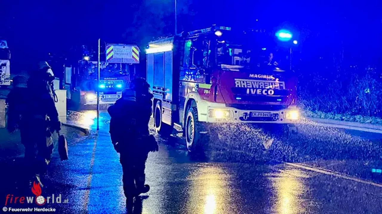 Rauch aus einem Gebäude in Herdecke - Polizei ermittelt